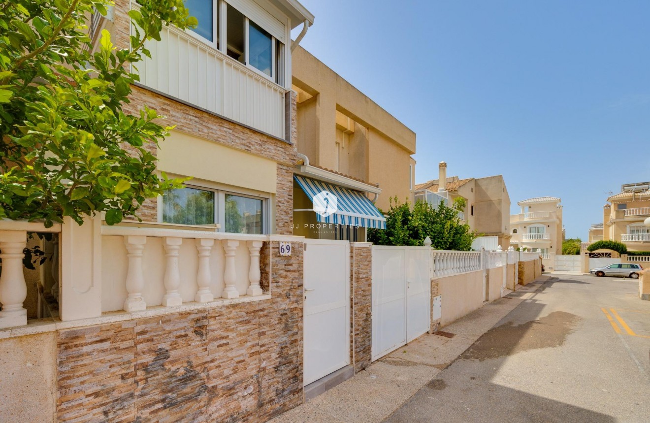 Tweedehands - Chalet -
Torrevieja - aguas nuevas
