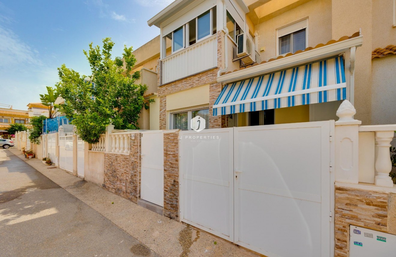 Tweedehands - Chalet -
Torrevieja - aguas nuevas