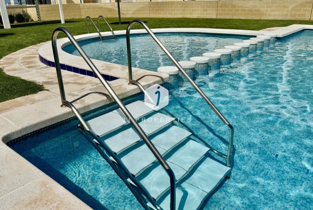 Tweedehands - Appartement / flat -
Torrevieja - Torreblanca