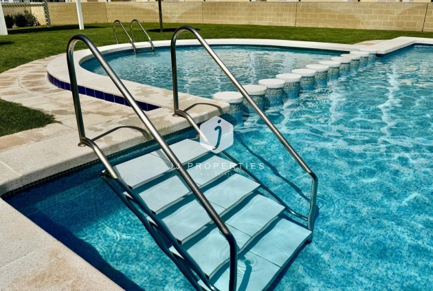 Tweedehands - Appartement / flat -
Torrevieja - Torreblanca