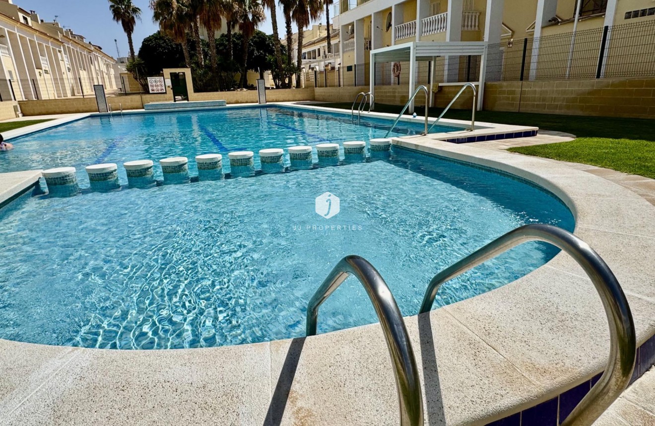 Tweedehands - Appartement / flat -
Torrevieja - Torreblanca