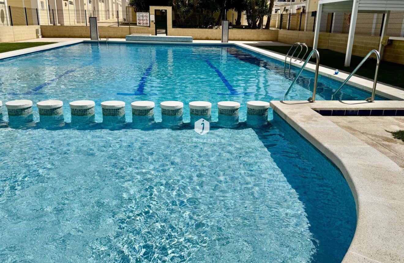 Tweedehands - Appartement / flat -
Torrevieja - Torreblanca