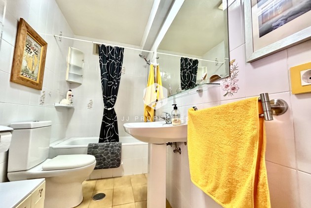 Tweedehands - Appartement / flat -
Torrevieja - Costa Blanca