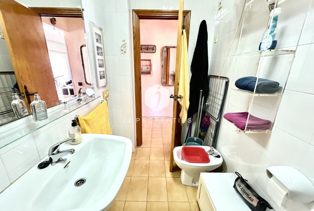 Tweedehands - Appartement / flat -
Torrevieja - Costa Blanca
