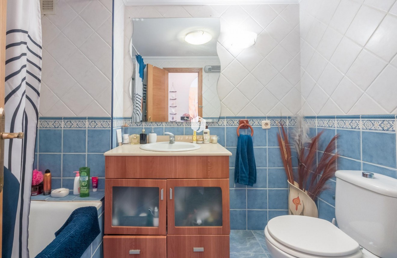 Tweedehands - Appartement / flat -
Torrevieja - Acequion