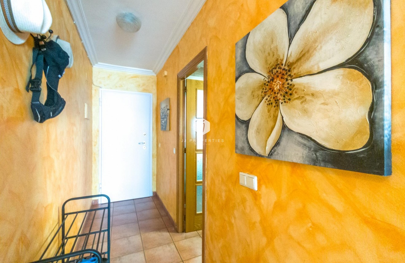 Tweedehands - Appartement / flat -
Torrevieja - Acequion