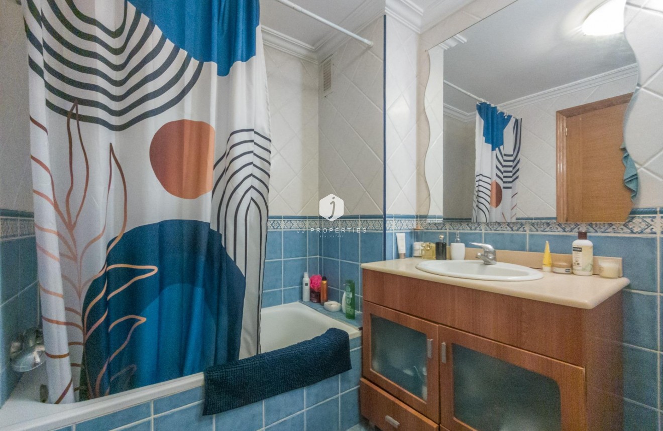 Tweedehands - Appartement / flat -
Torrevieja - Acequion