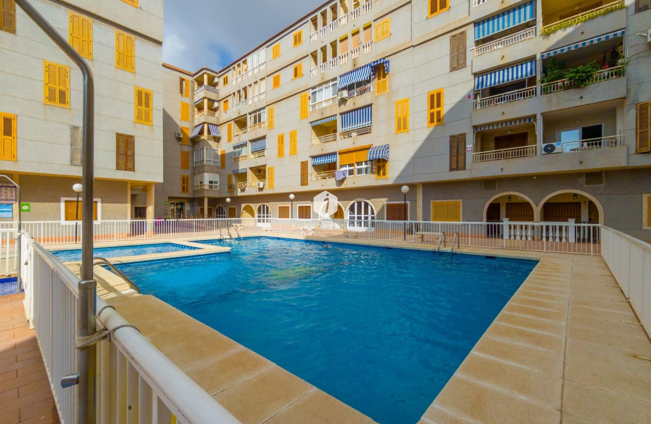 Tweedehands - Appartement / flat -
Torrevieja - Acequion
