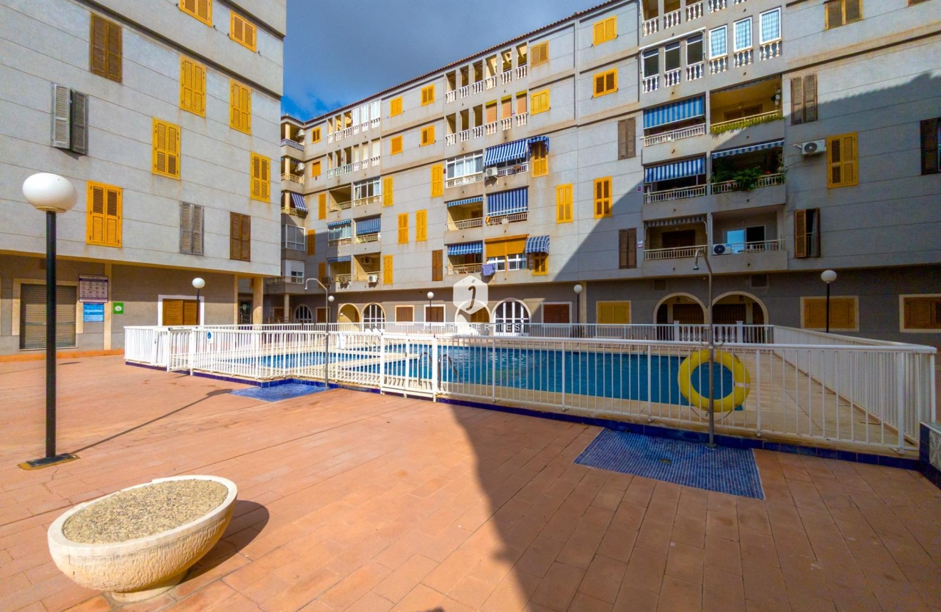 Tweedehands - Appartement / flat -
Torrevieja - Acequion
