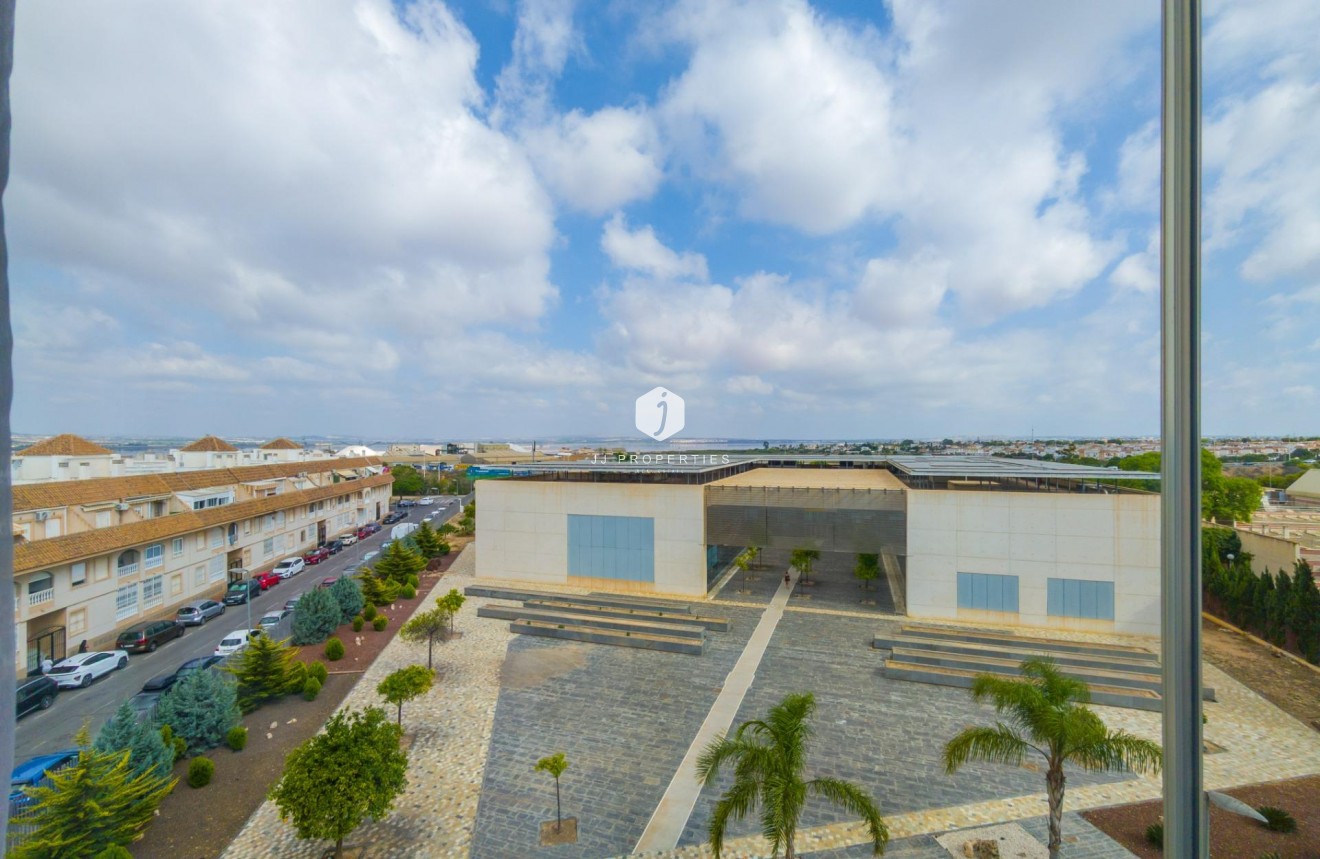 Tweedehands - Appartement / flat -
Torrevieja - Acequion
