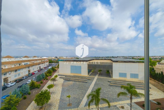Tweedehands - Appartement / flat -
Torrevieja - Acequion