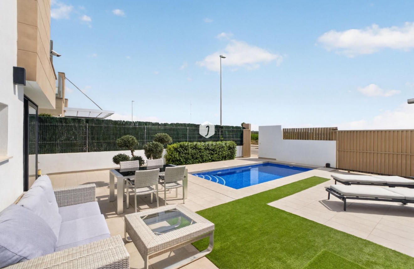 Tweedehands - Chalet -
El Raso - Guardamar del Segura