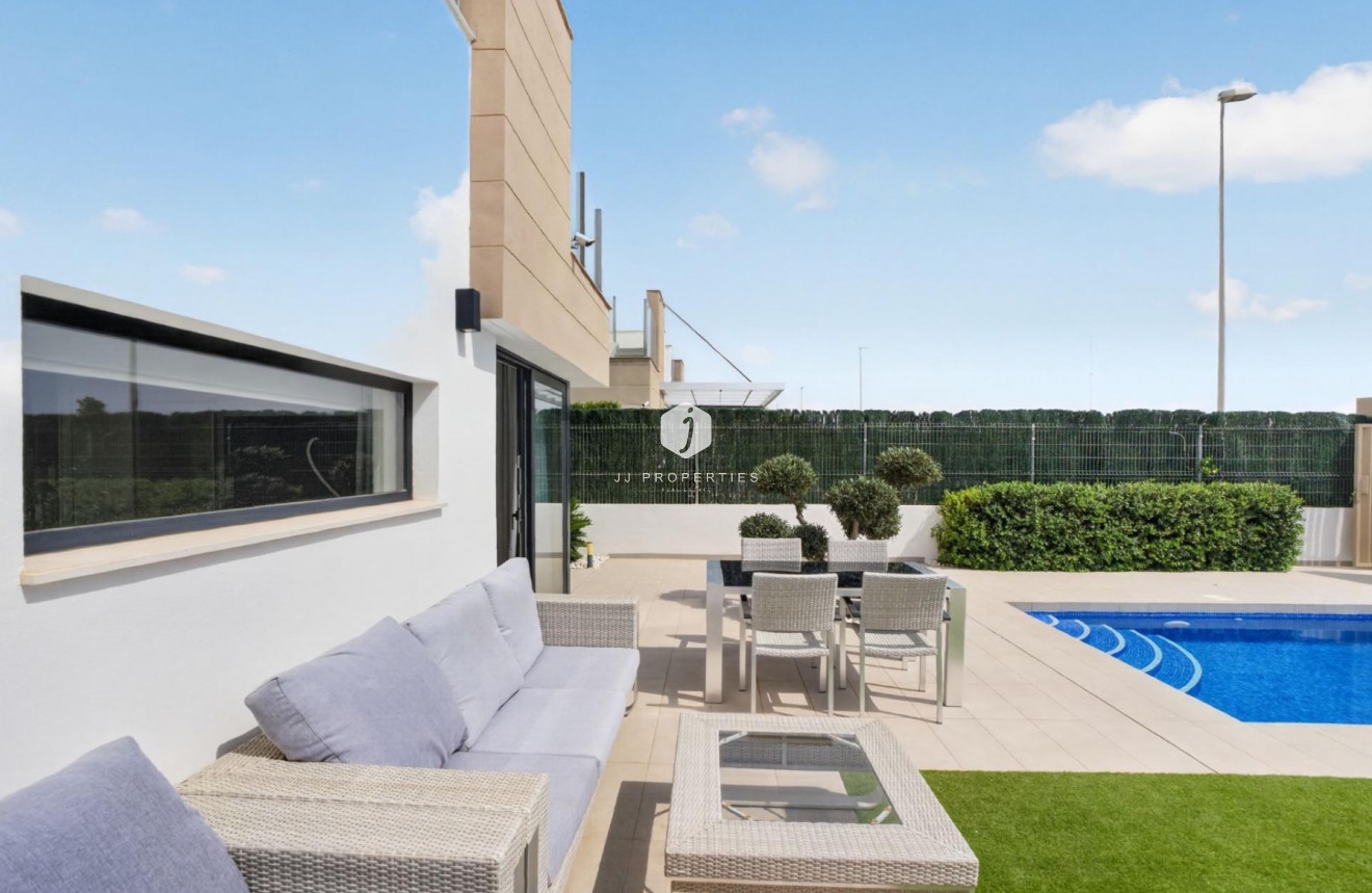 Tweedehands - Chalet -
El Raso - Guardamar del Segura