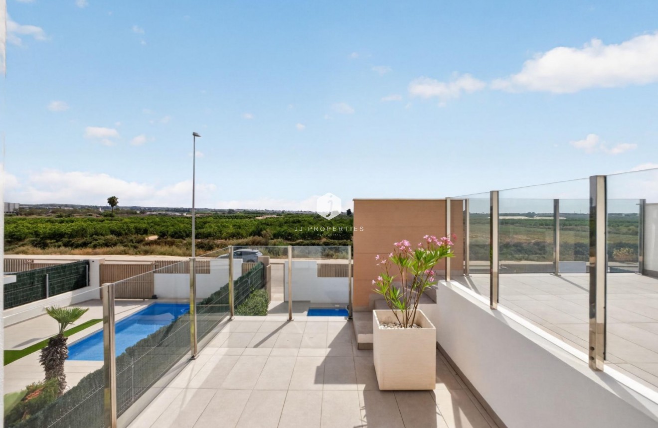 Tweedehands - Chalet -
El Raso - Guardamar del Segura