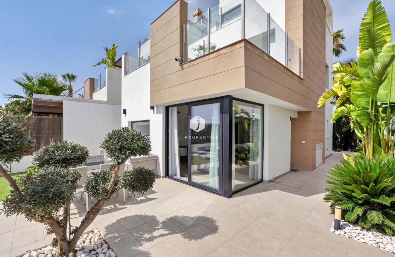 Tweedehands - Chalet -
El Raso - Guardamar del Segura