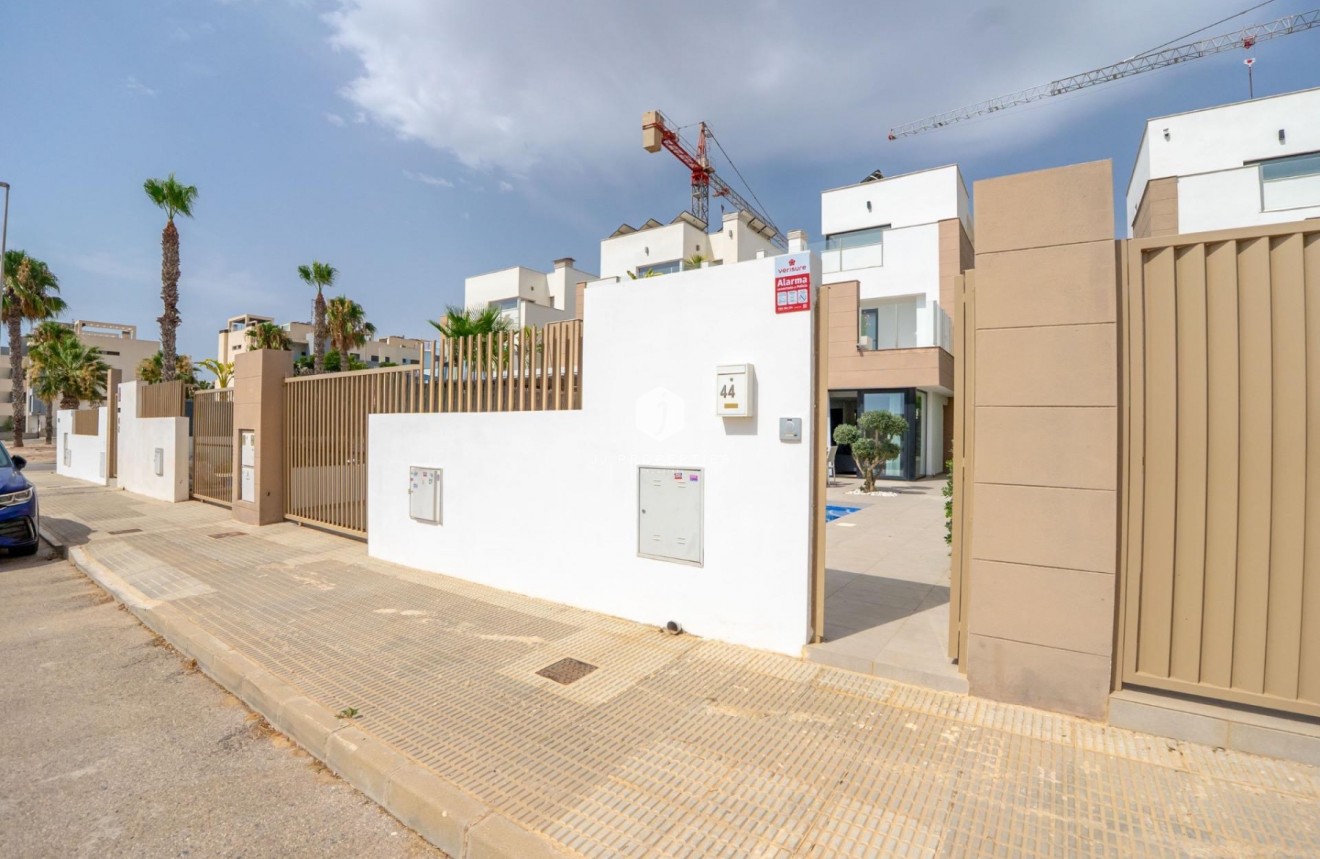 Tweedehands - Chalet -
El Raso - Guardamar del Segura