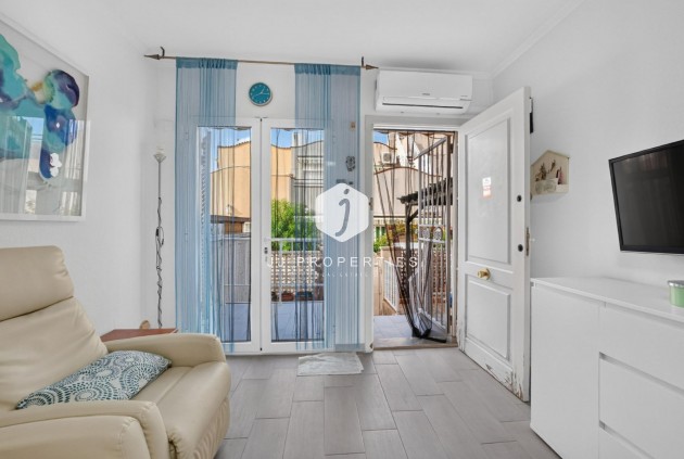 Resale - Townhouse -
Torrevieja - Lago jardin