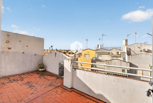 Resale - Townhouse -
Torrevieja - Lago jardin