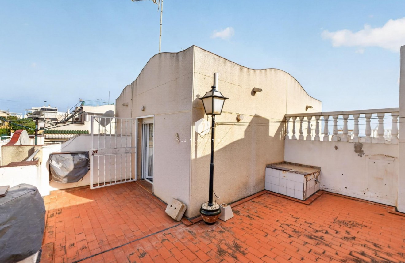 Resale - Townhouse -
Torrevieja - Lago jardin
