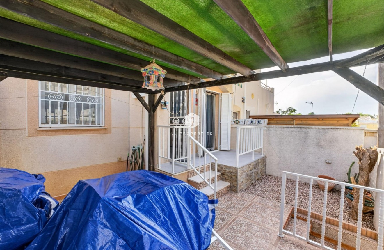 Resale - Townhouse -
Torrevieja - Lago jardin