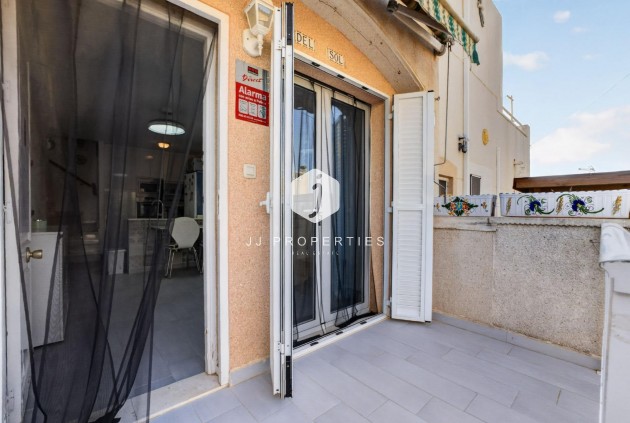 Resale - Townhouse -
Torrevieja - Lago jardin