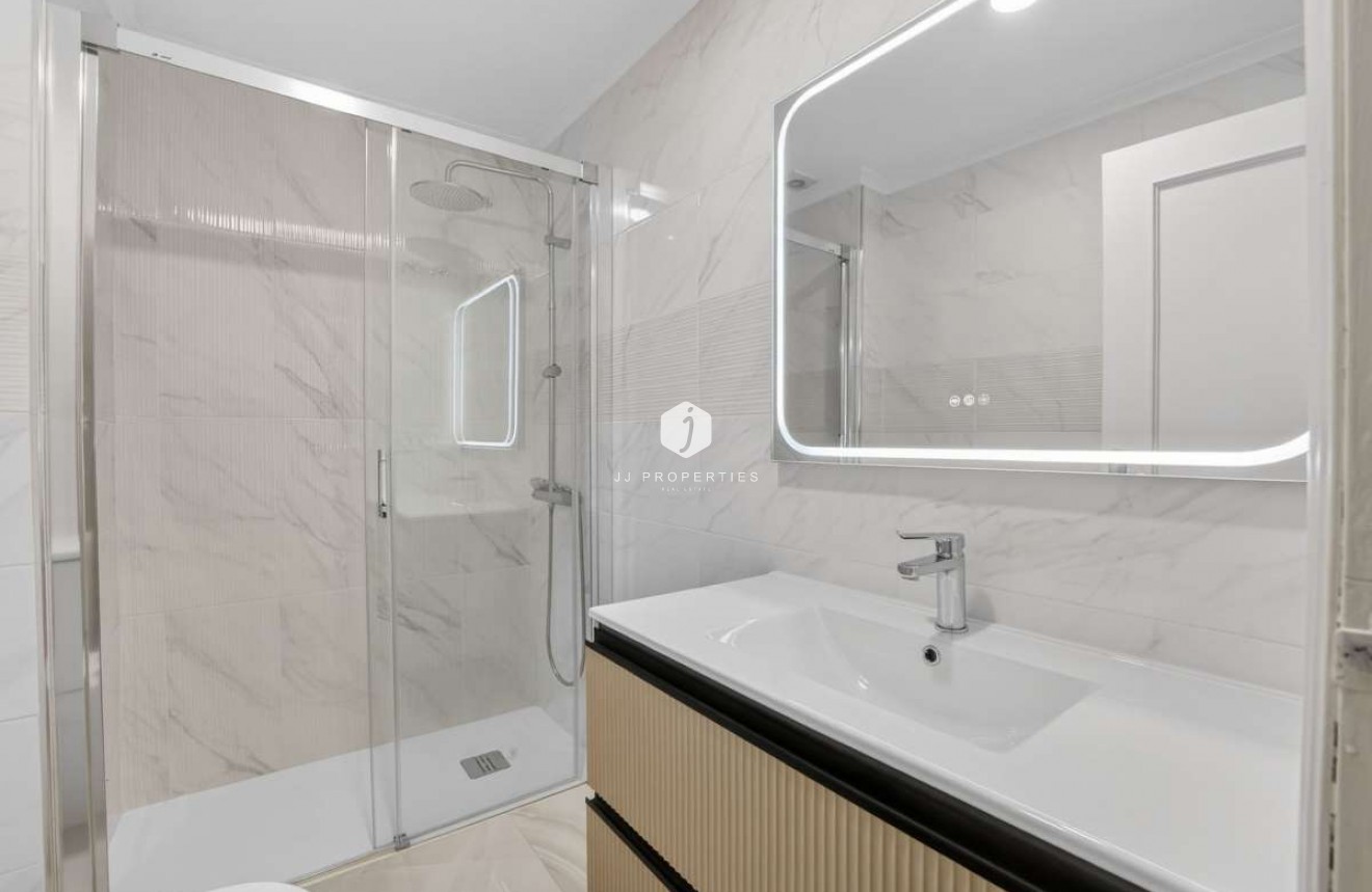 Tweedehands - Appartement / flat -
Torrevieja - Costa Blanca