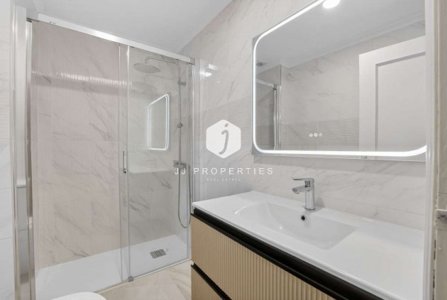 Tweedehands - Appartement / flat -
Torrevieja - Costa Blanca