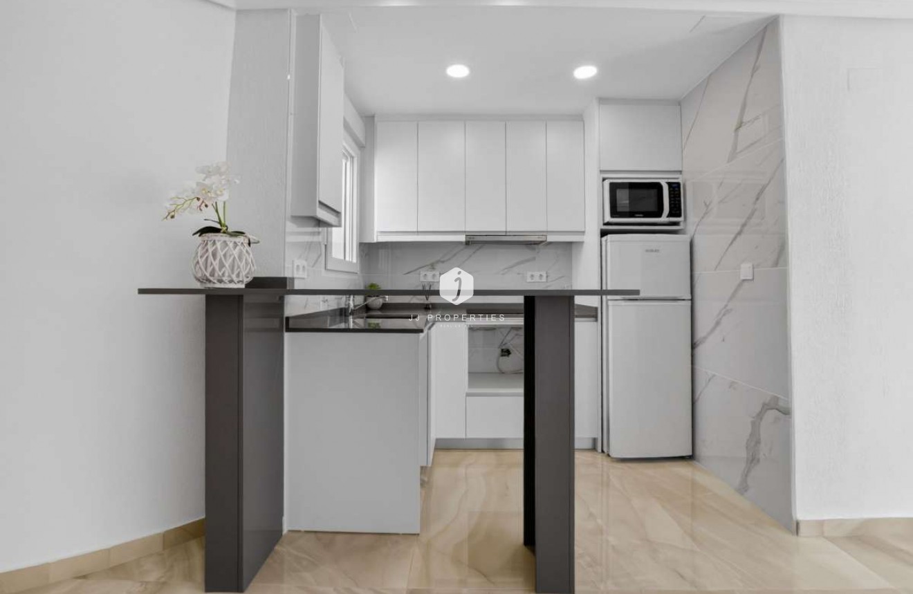 Tweedehands - Appartement / flat -
Torrevieja - Costa Blanca