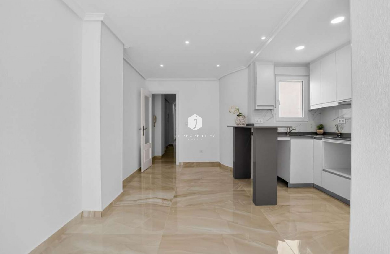 Tweedehands - Appartement / flat -
Torrevieja - Costa Blanca