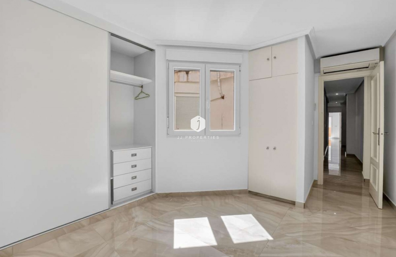 Tweedehands - Appartement / flat -
Torrevieja - Costa Blanca
