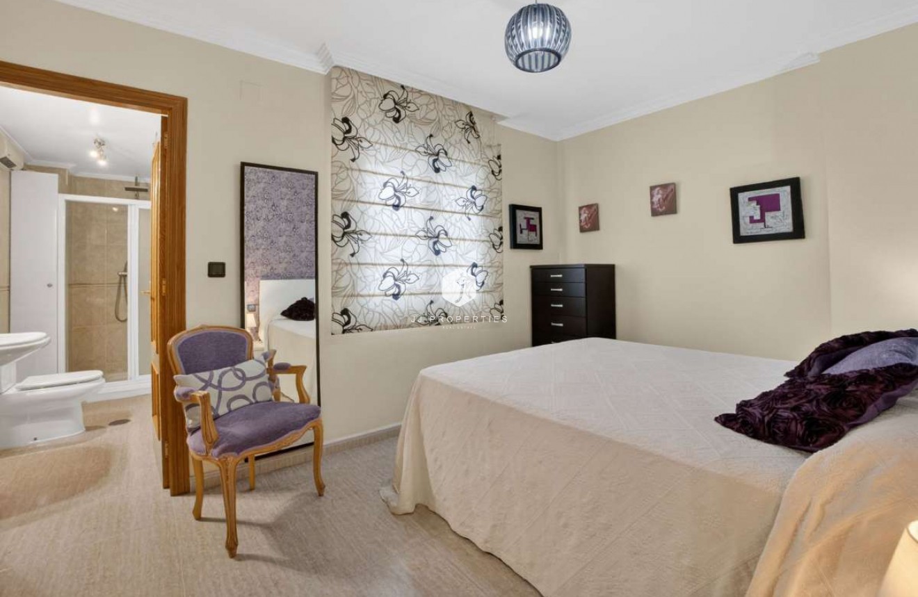 Resale - Apartment / flat -
Torrevieja - Costa Blanca