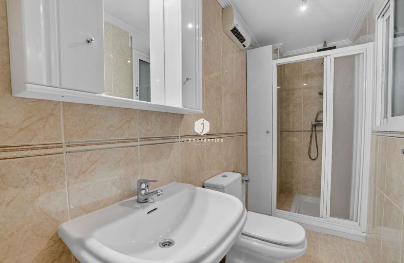 Resale - Apartment / flat -
Torrevieja - Costa Blanca
