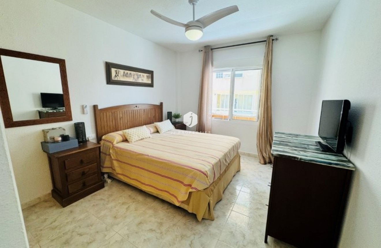 Resale - Apartment / flat -
La Mata - Costa Blanca