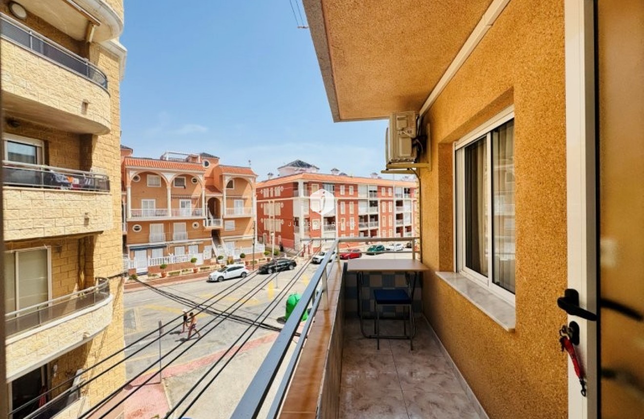 Resale - Apartment / flat -
La Mata - Costa Blanca