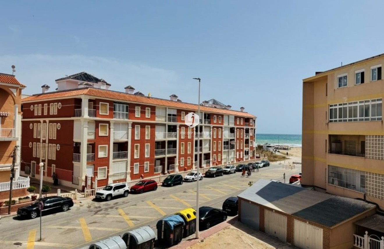Resale - Apartment / flat -
La Mata - Costa Blanca