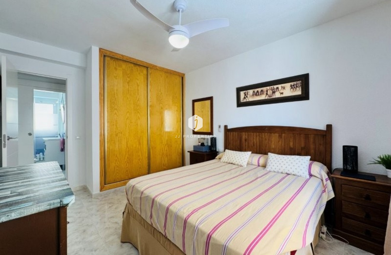 Resale - Apartment / flat -
La Mata - Costa Blanca
