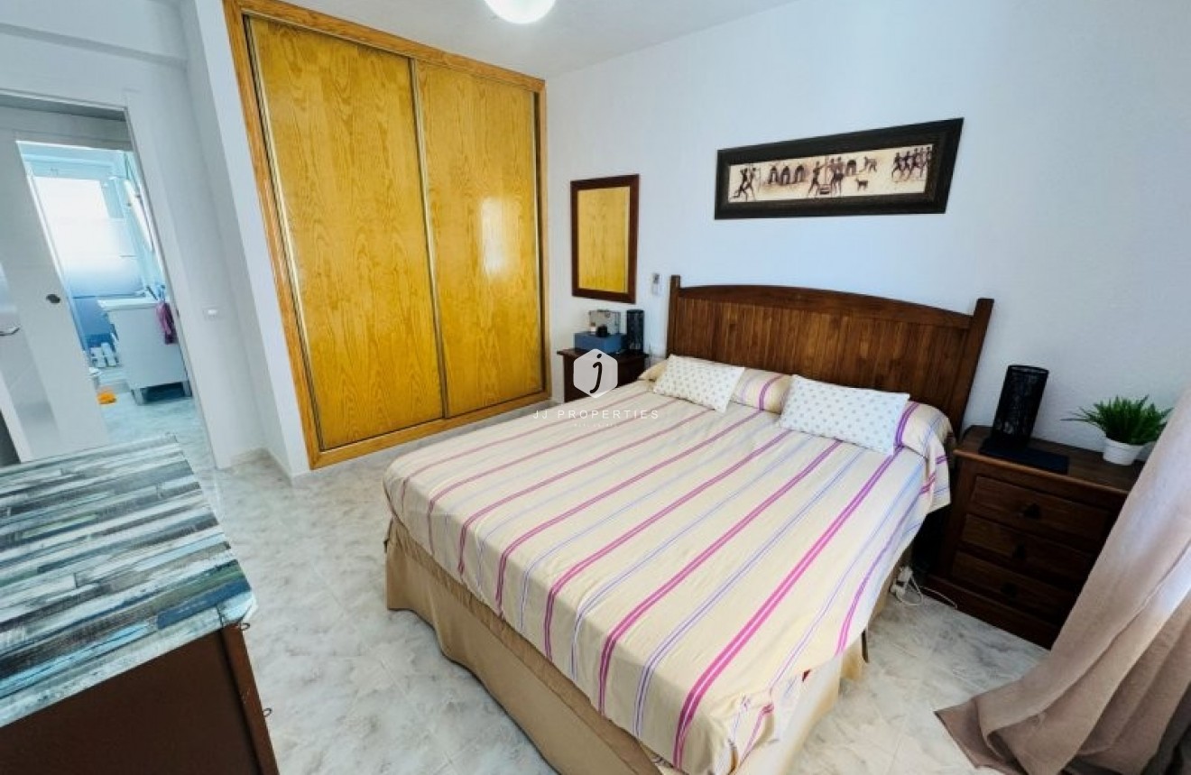 Resale - Apartment / flat -
La Mata - Costa Blanca