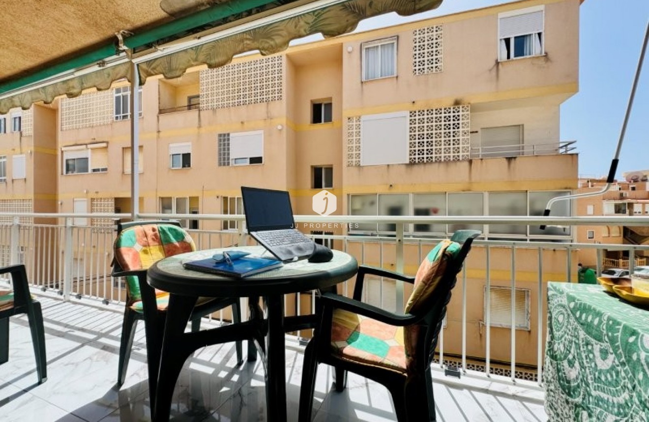 Resale - Apartment / flat -
La Mata - Costa Blanca