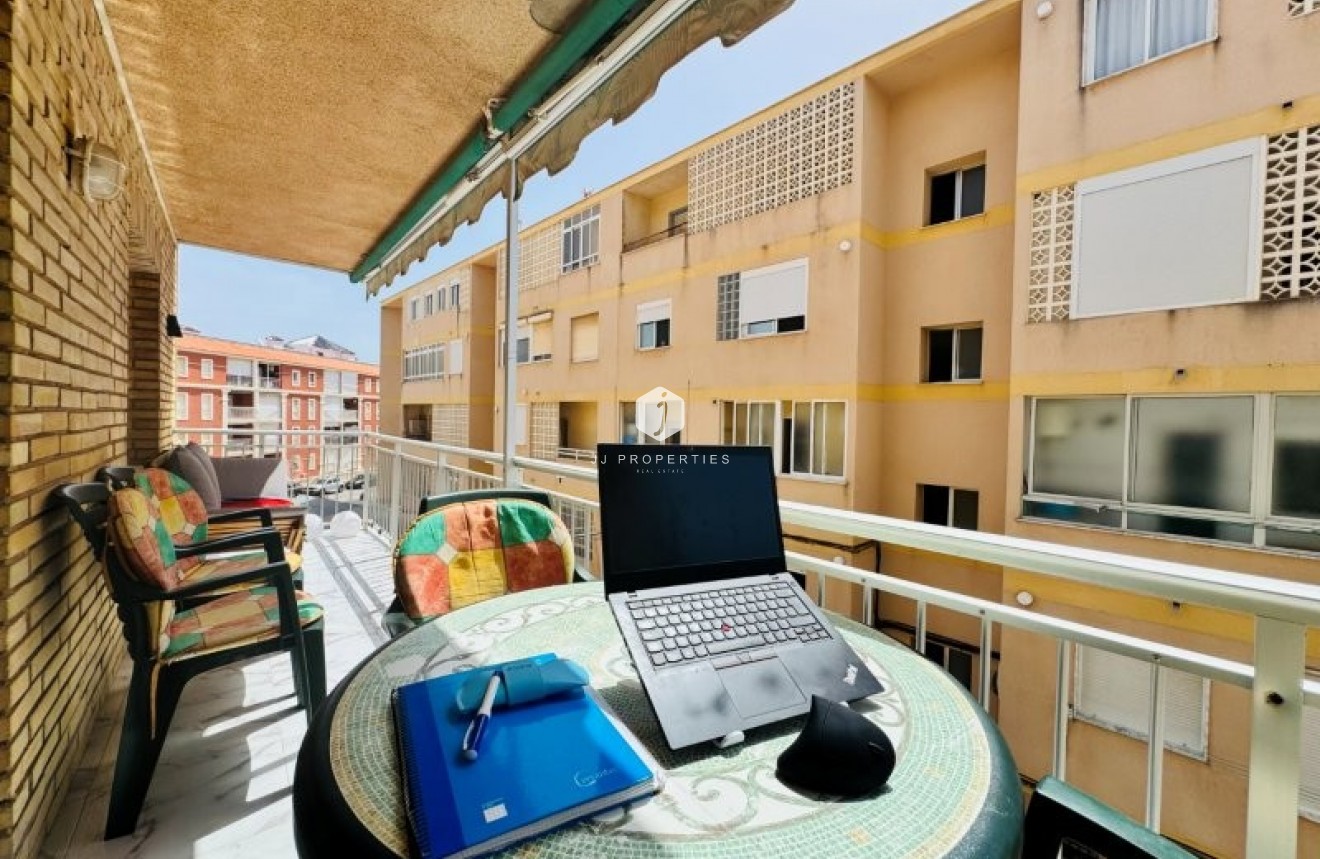 Resale - Apartment / flat -
La Mata - Costa Blanca