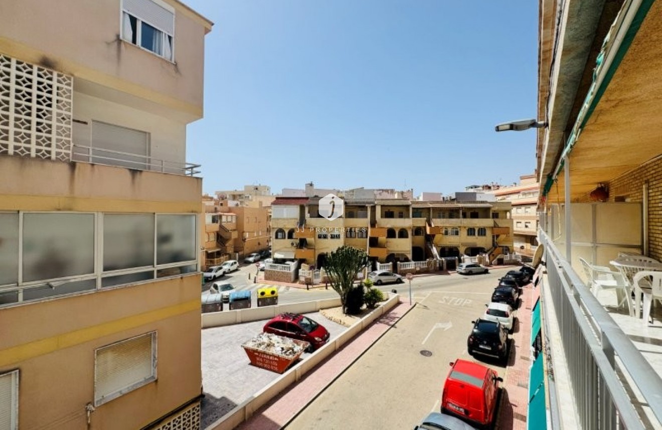 Resale - Apartment / flat -
La Mata - Costa Blanca