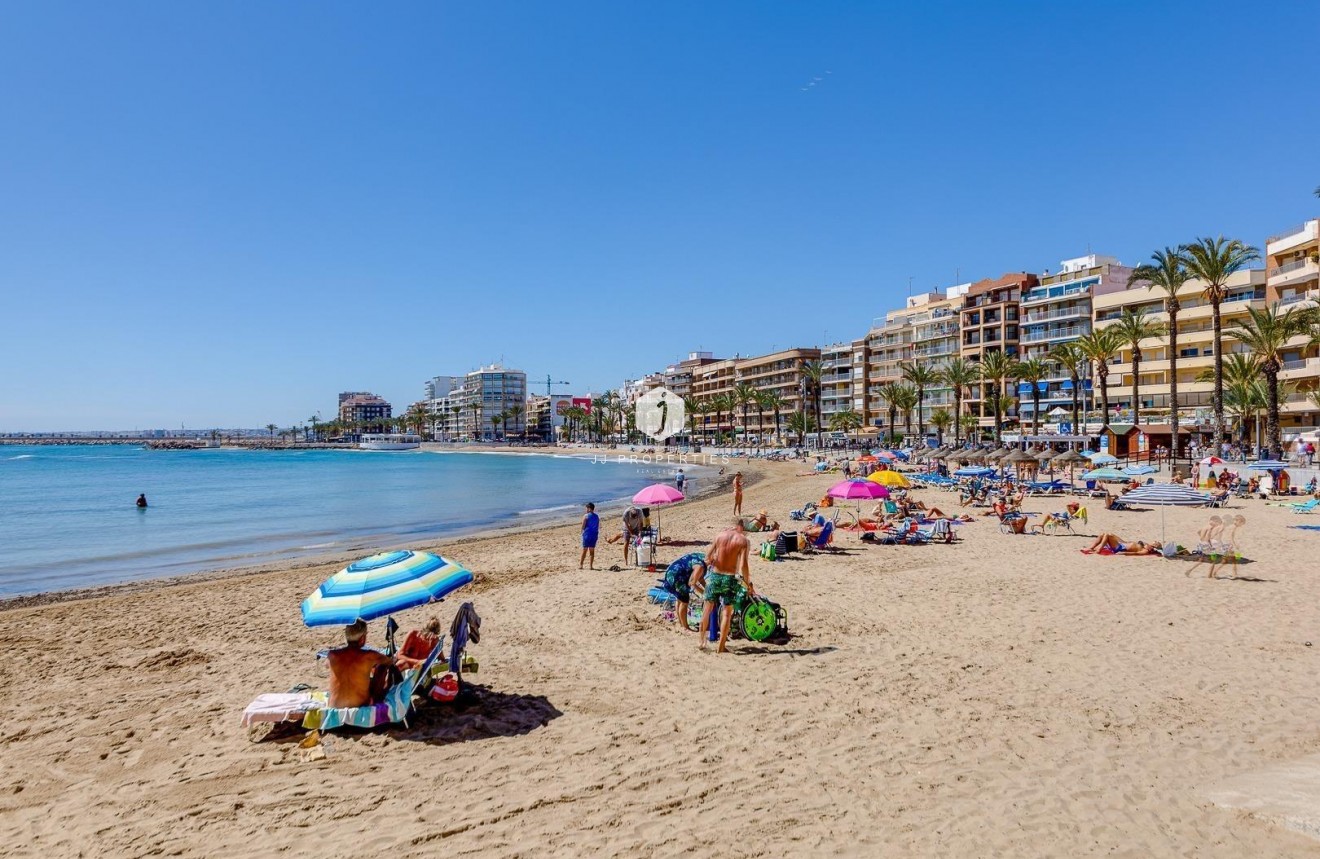 Aus zweiter Hand - Wohnung -
Torrevieja - Playa del Cura