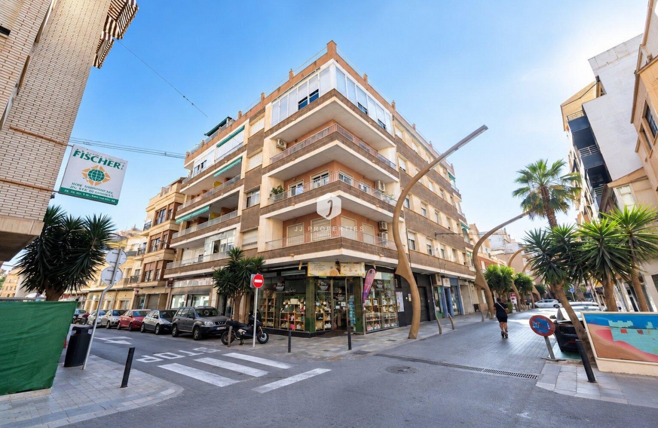 D'occasion - Appartement -
Torrevieja - Costa Blanca