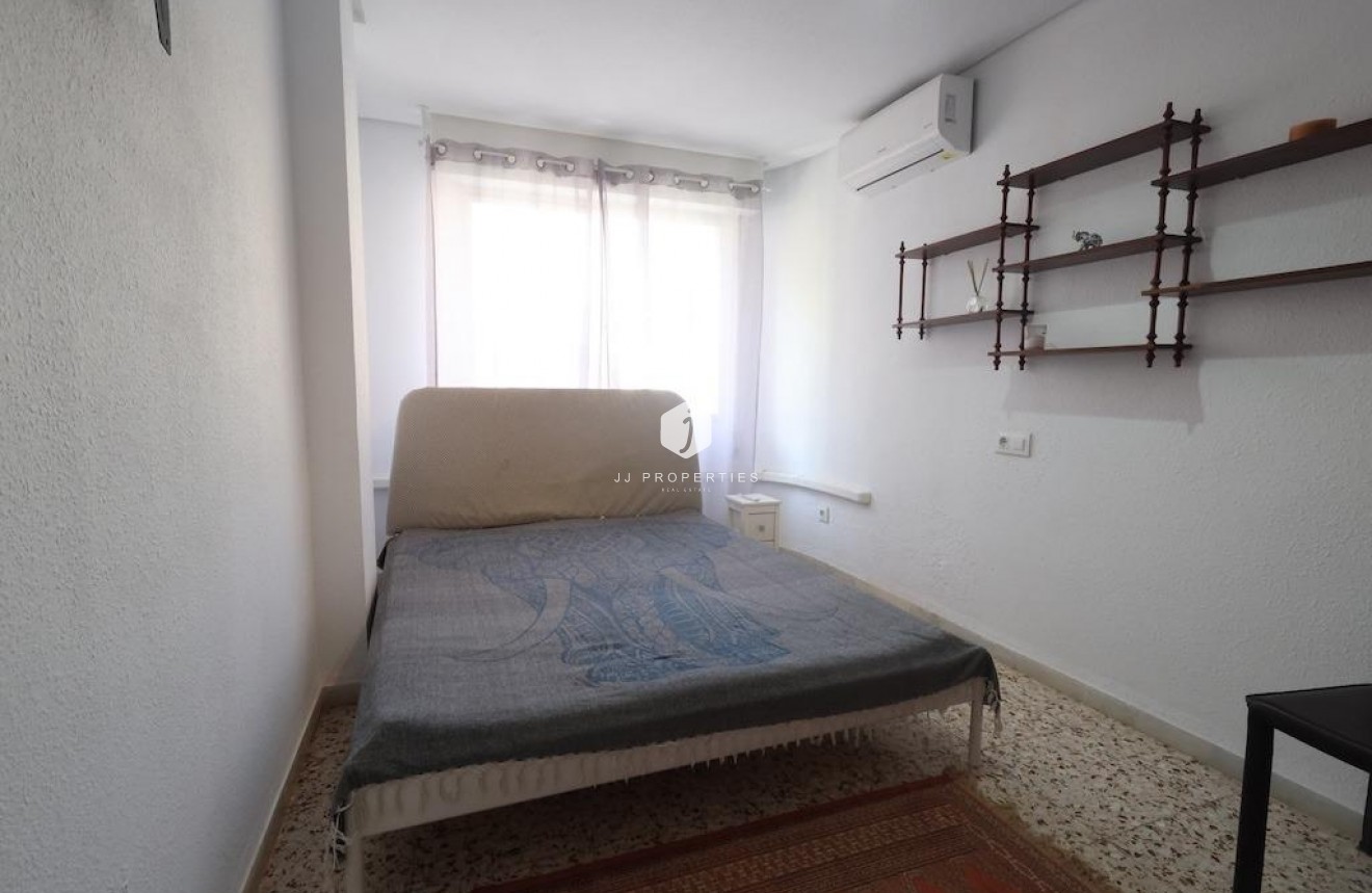 D'occasion - Appartement -
Torrevieja - Costa Blanca