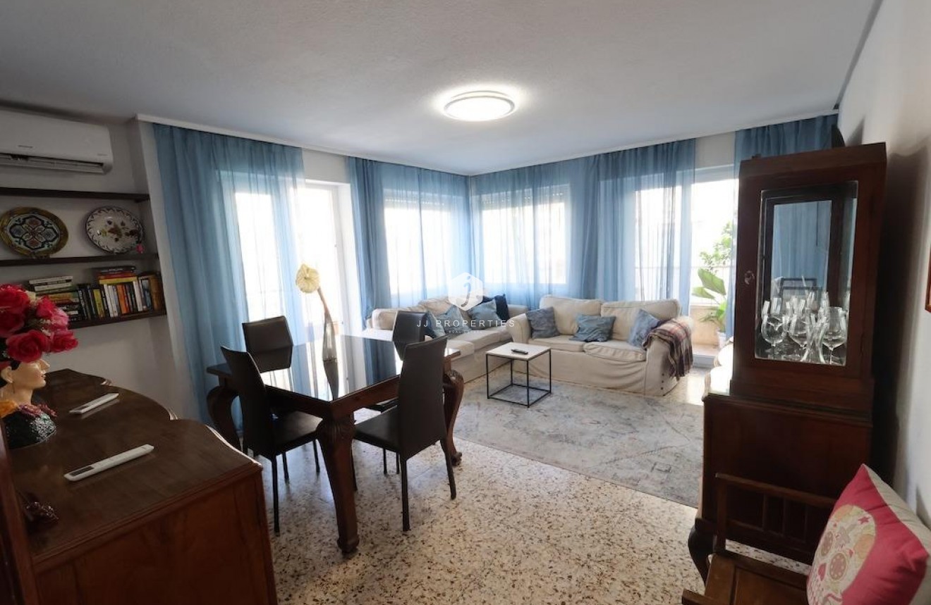 D'occasion - Appartement -
Torrevieja - Costa Blanca
