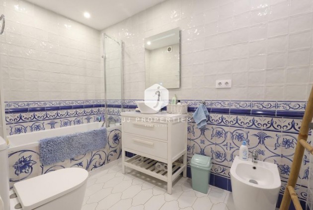 D'occasion - Appartement -
Torrevieja - Costa Blanca