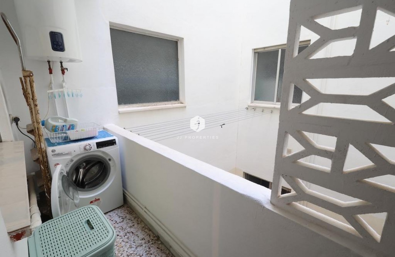 D'occasion - Appartement -
Torrevieja - Costa Blanca