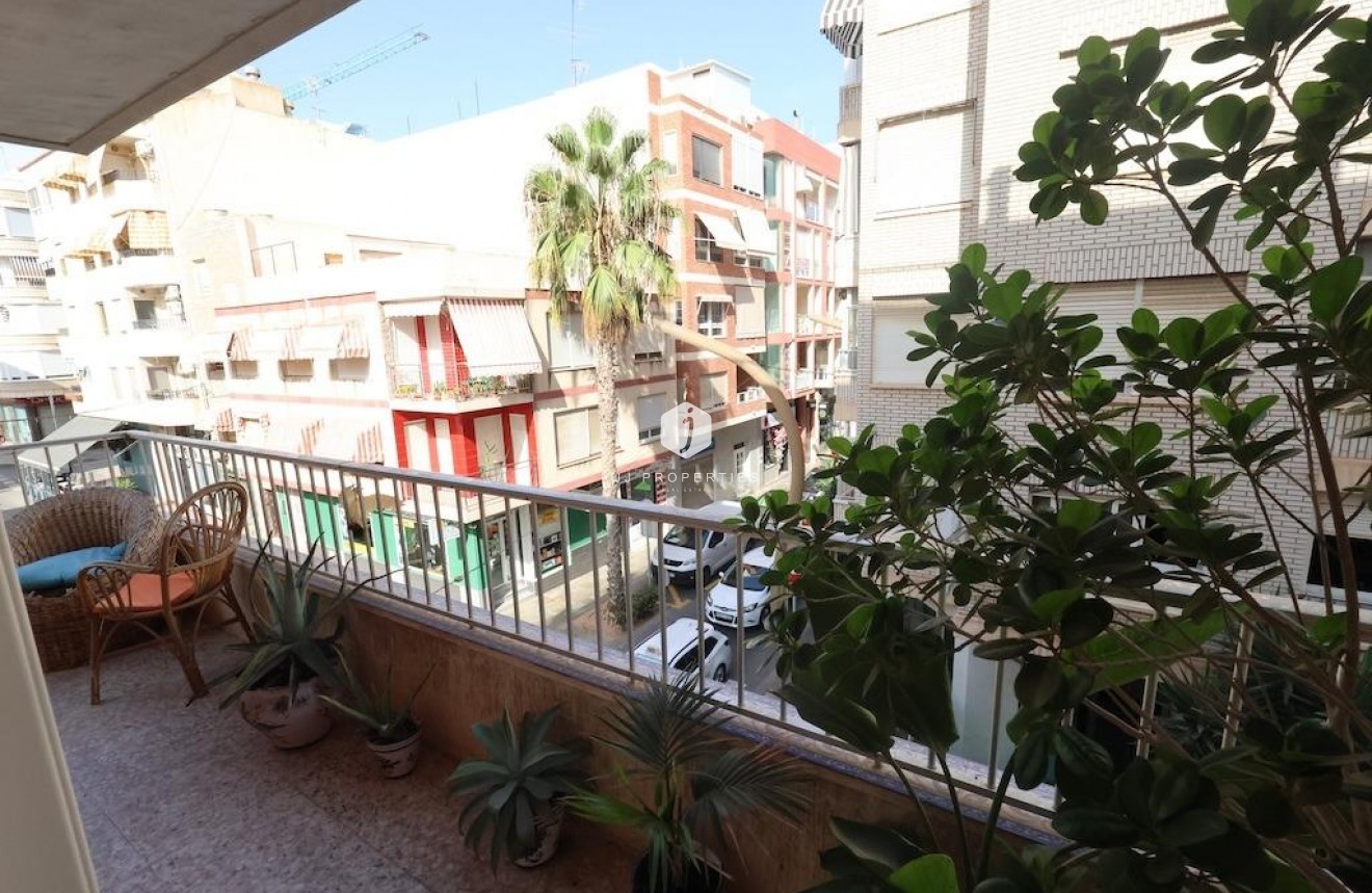 D'occasion - Appartement -
Torrevieja - Costa Blanca