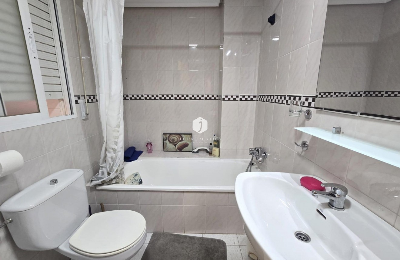 Aus zweiter Hand - Wohnung -
Torrevieja - La Mata Pueblo