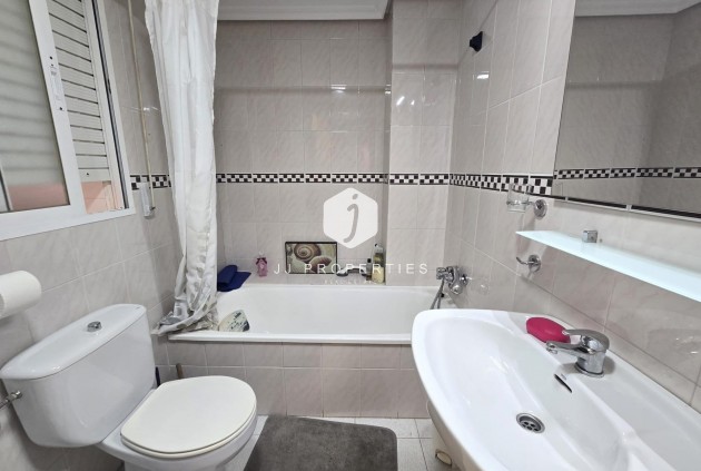 Aus zweiter Hand - Wohnung -
Torrevieja - La Mata Pueblo