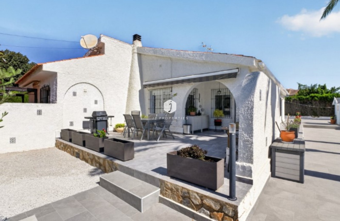 Resale - Villa -
Torrevieja - Costa Blanca